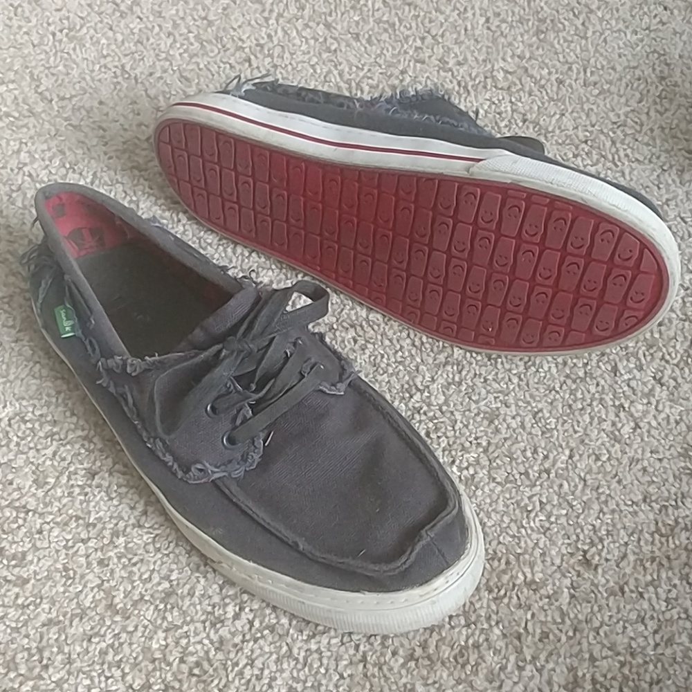 Sanuk boat shoes 9